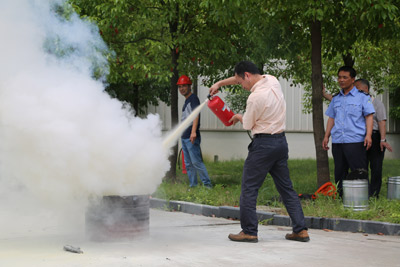 冰球突破举办2015年度消防演习