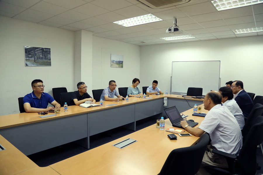 �Ϻ��з�������ί�쵼ݰ�ٱ���ͻ�ƹɷݵ���