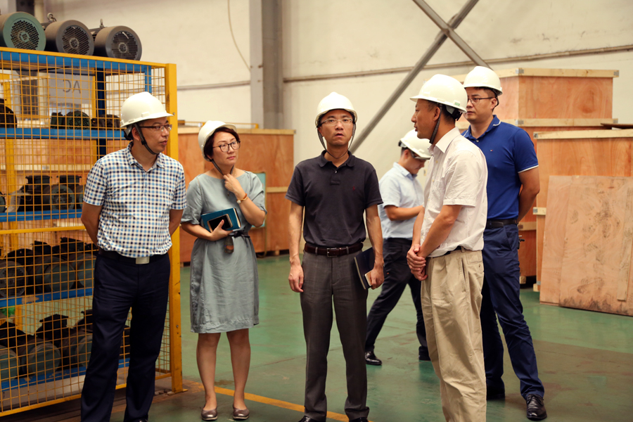 �Ϻ��з�������ί�쵼ݰ�ٱ���ͻ�ƹɷݵ���