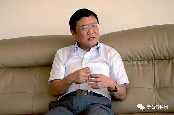 听冰球突破股份董事长杨安民解析当前建筑垃圾资源化现状