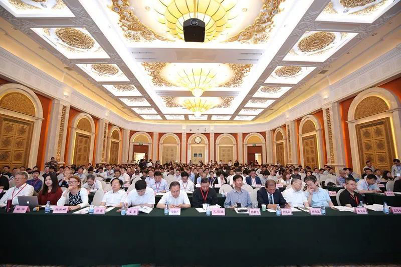 ����ͻ�ƹɷ�Ӧ���μ�2018���򼽼��ܱߵ�����ҵ�̷��ۺ����ã����ʣ��߲���̳