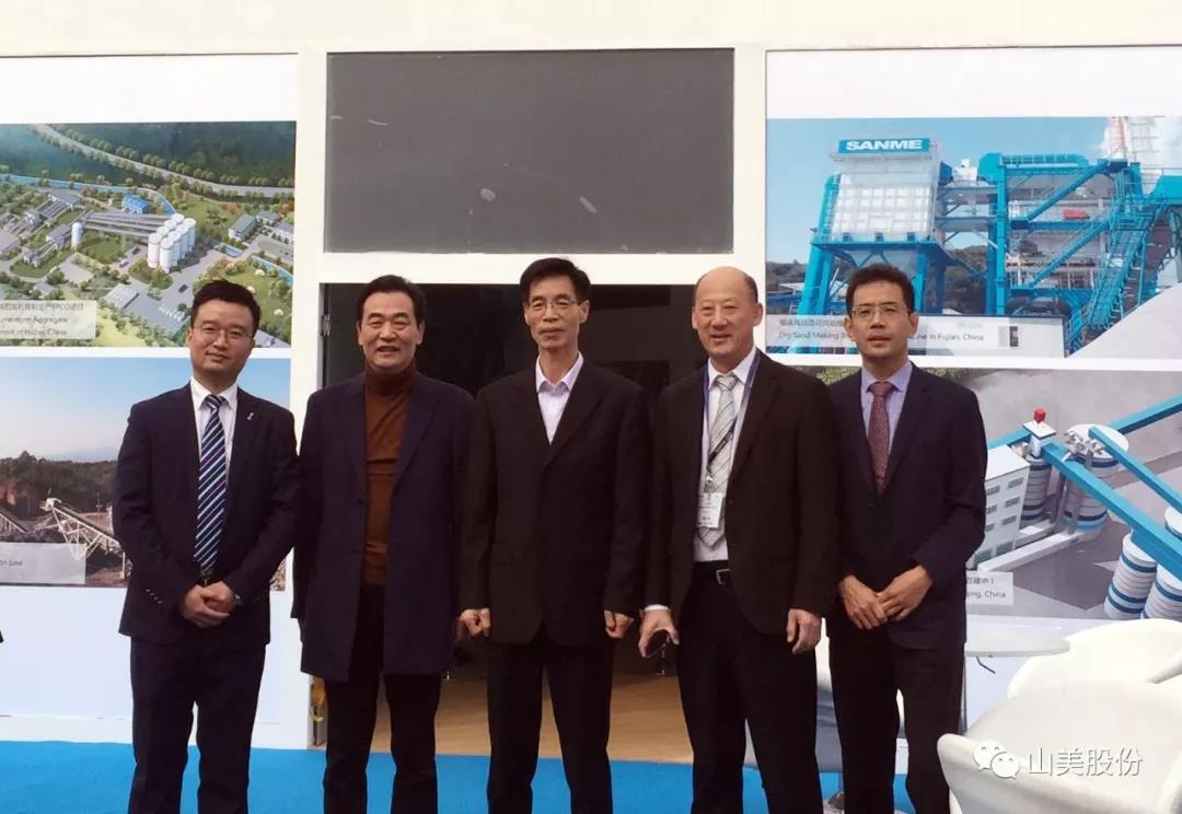 2018上海宝马展|冰球突破股份完美收官 满载而归