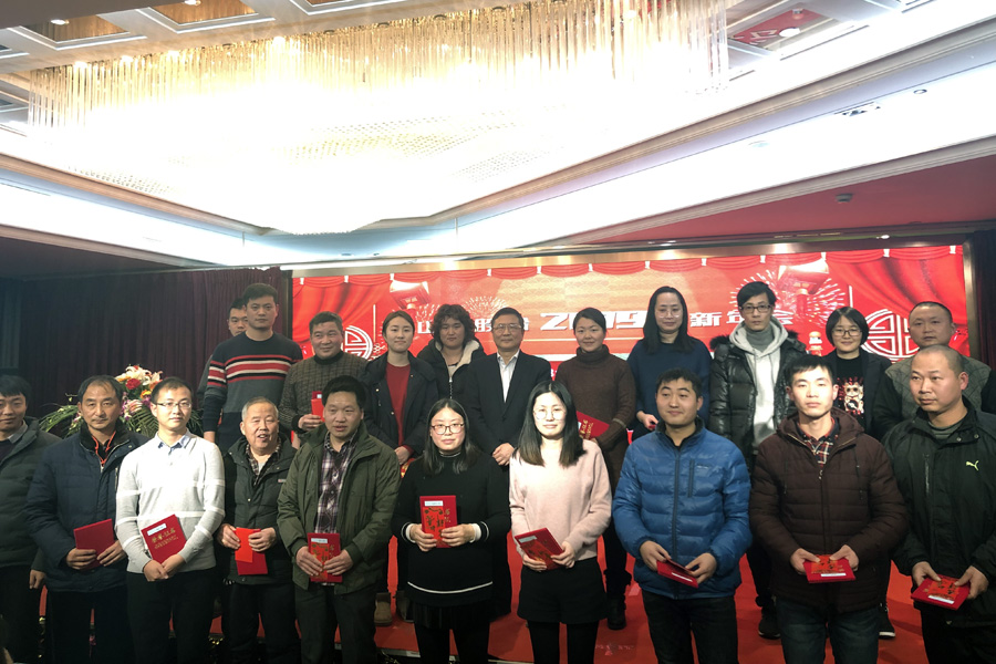 Ӯս���ꡢ�����Ի�--����ͻ�ƹɷ�¡�ؾ���2018��ȱ��ô����2019ӭ�����