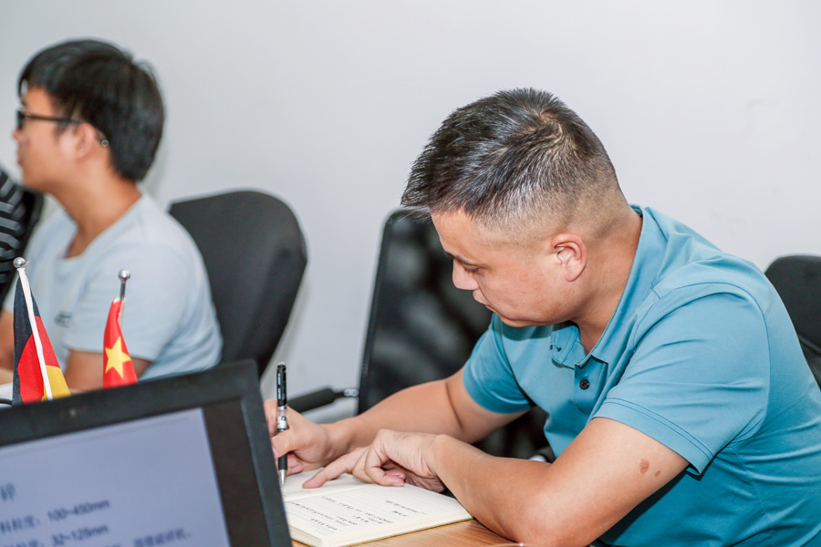 ����ͻ�ƹɷݿ�չ������Ʒ����ϵ����ѵ