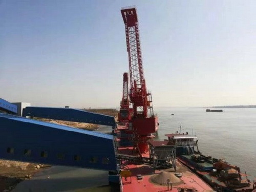 ����һ������ɰʯ�������Ľ��ɣ���Ͷ��Լ2.5��Ԫ�������������360���