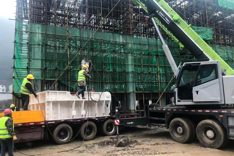 ��Ͷ��46��Ԫ ��������13���ش�������Ŀ���п�����ʽ�ڱ���ͻ�ƹ�����Ŀ�ֳ�¡�ؾ���