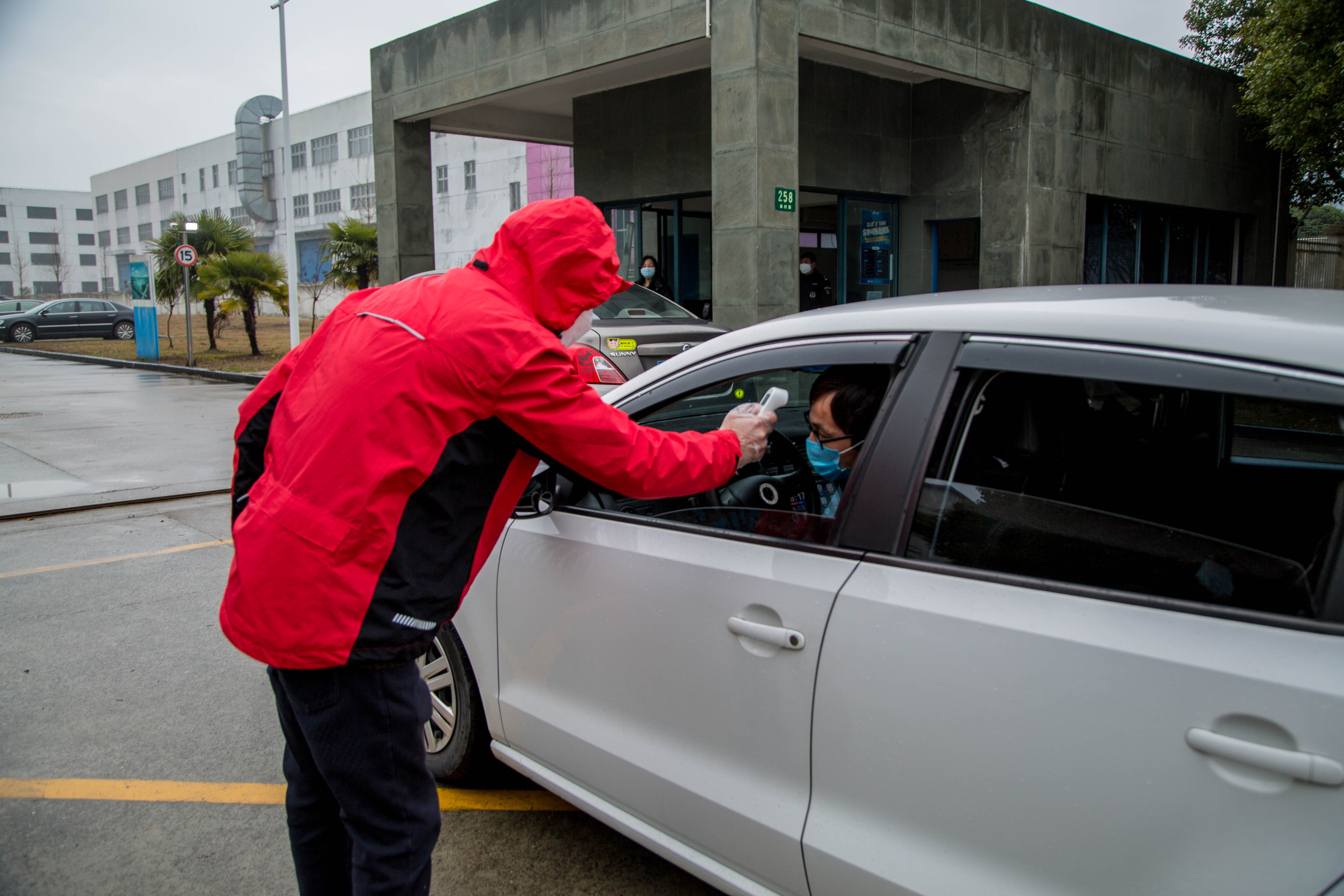 疫情之下“起好步” 冰球突破股份复产忙