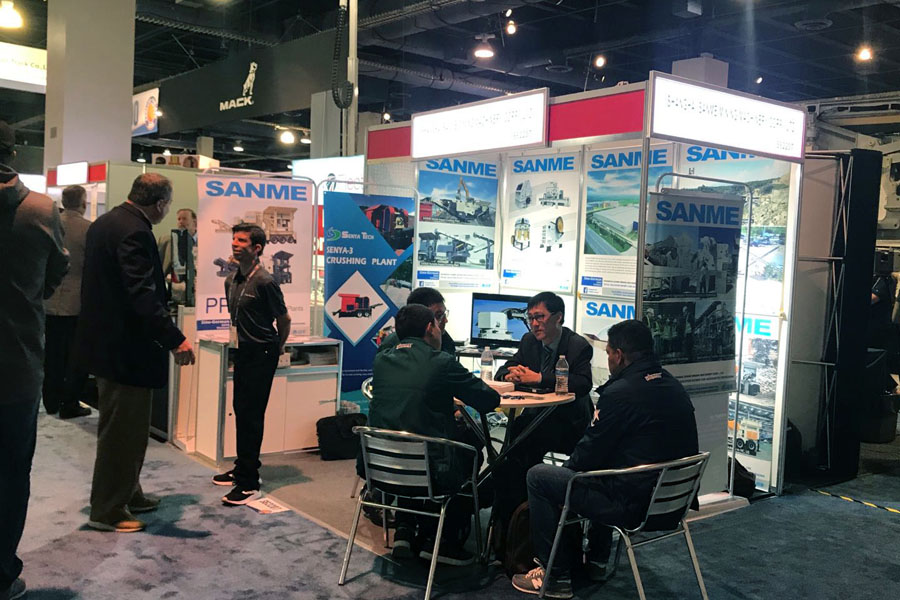 ���鵲��ס�߳�ȥ�ĽŲ�������ͻ�ƹɷ������������̻�е������(CONEXPO-CON/AGG)������չʾ��Ʒ������