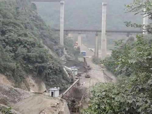 ��С����ɰʯ��ҵ��չ�����·���