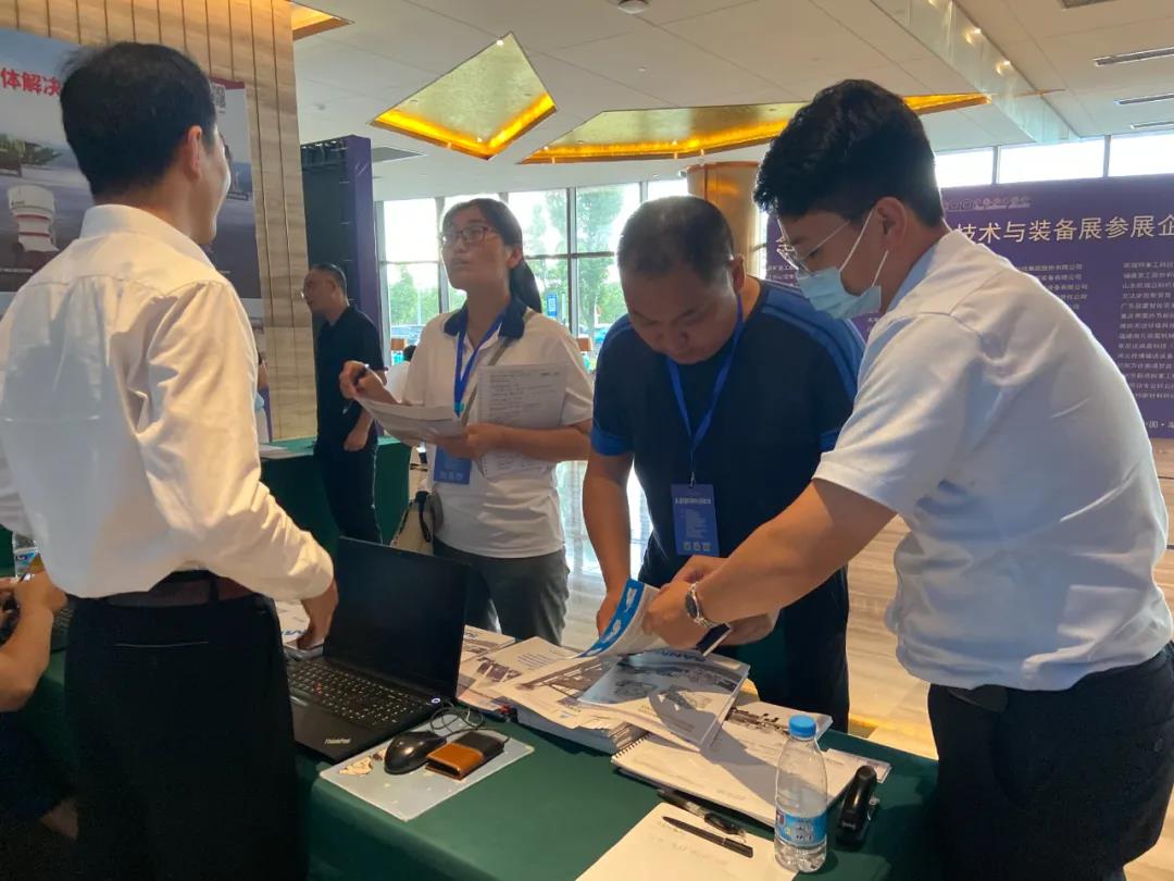 �Ϻ�����ͻ�ƹɷ�Я�Ƚ����պ�����װ����������ڰ˽�ȫ��ɰʯ������ҵ�Ƽ����