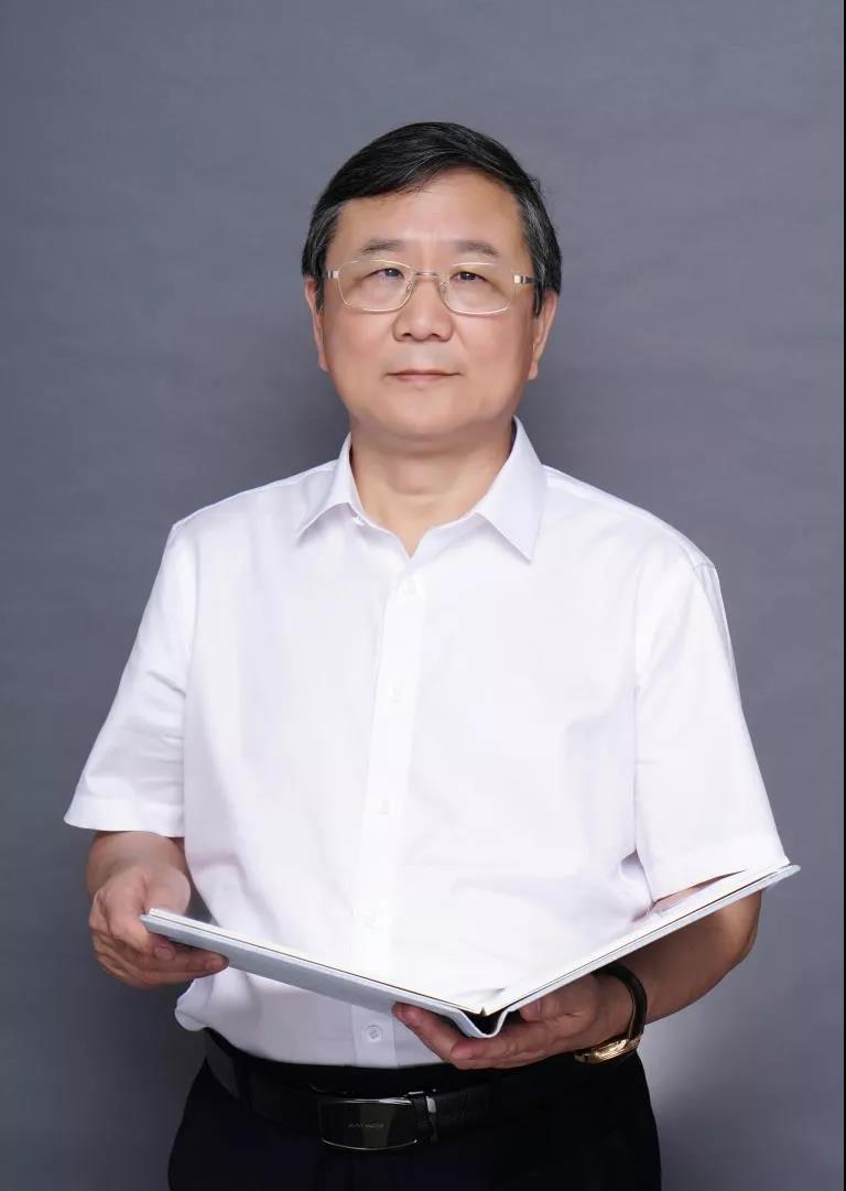 ר�� | �Ϻ�����ͻ�ƶ��³�����Խ����س��ģ����Ƚ����պ����ܻ�װ������ɰʯ��ҵ��������չ