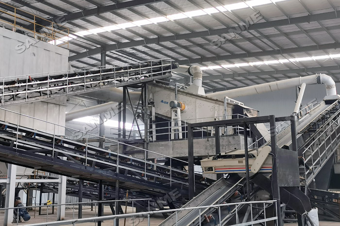 我国建筑垃圾日益严重,建筑垃圾移动式破碎机领域面临新的发展机遇。 我国建筑垃圾日益严重,建筑垃圾移动式破碎机领域面临新的发展机遇。