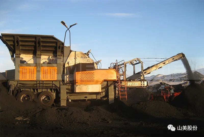 上海冰球突破股份轮胎移动式破碎筛分装备助力东非骨料项目 上海冰球突破股份轮胎移动式破碎筛分装备助力东非骨料项目