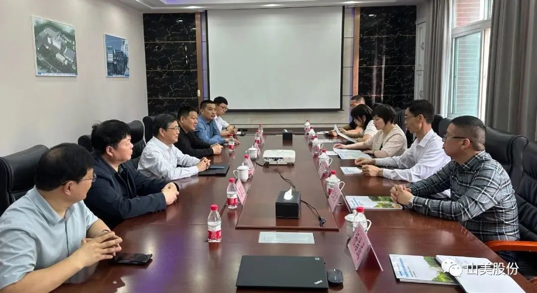 �۽� | ���һ�ӭ�й�ɰʯЭ����᳤һ��ݰ���Ϻ�����ͻ�ƹɷ�֣�ݻ���ָ��������