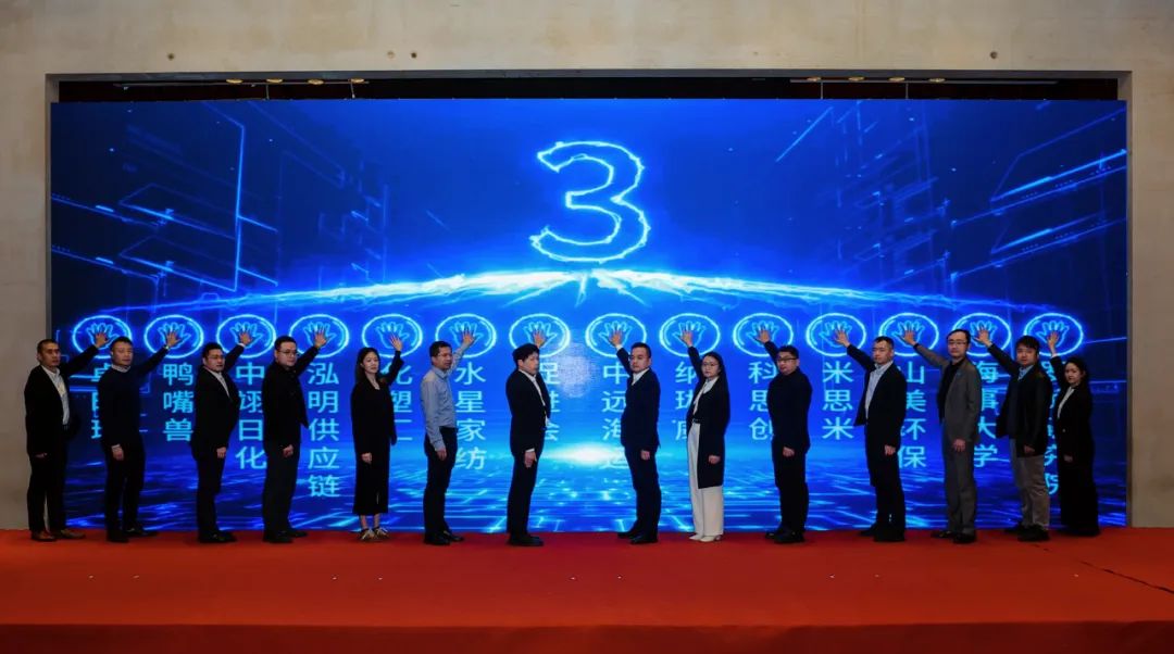 ϲѶ | �Ϻ�����ͻ�ƹɷ��ٻ��Ϻ������Է���ҵ�ٽ����׼���Ƚ���˵�λ���ƺţ�