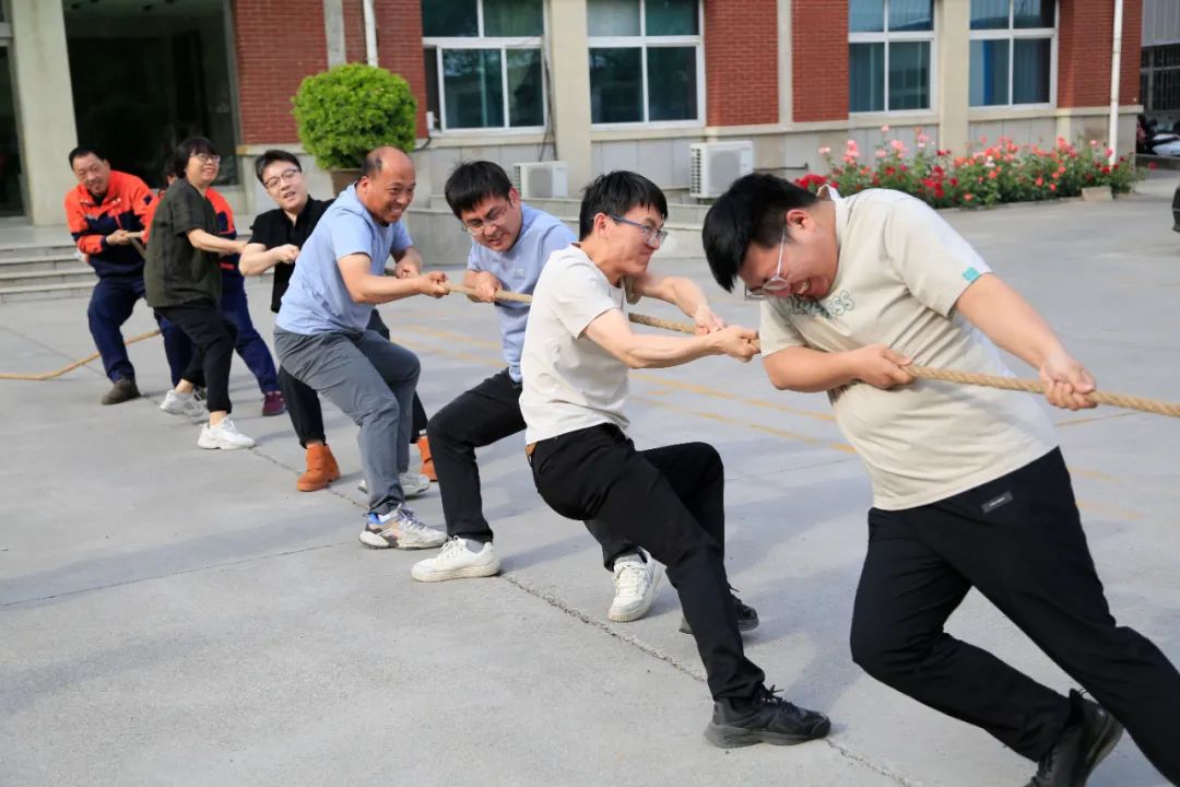 �Ϻ�����ͻ�ƹɷ�2025�����˶��������Ļ���κӡ�����Ԥ��ȼ�鿪ս