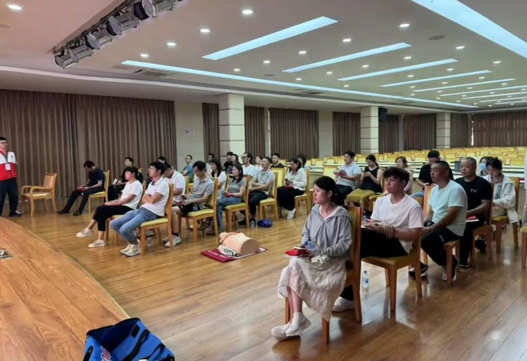 �Ϻ���ʮ�ֻ��߽��Ϻ�����ͻ�ƹɷݿ�չӦ���Ȼ���ѵ Ϊ��ȫ���ݻ���